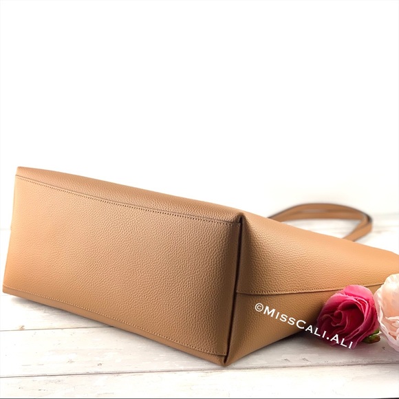 NWT COACH Town Tote Pebbled Leather Bag - Light Saddle - Picture 12 of 15